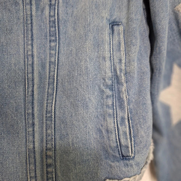 Cupcakes & Cashmere Grunge Affleck Embroidered Stars Frayed Denim Jacket Size S - Picture 10 of 12